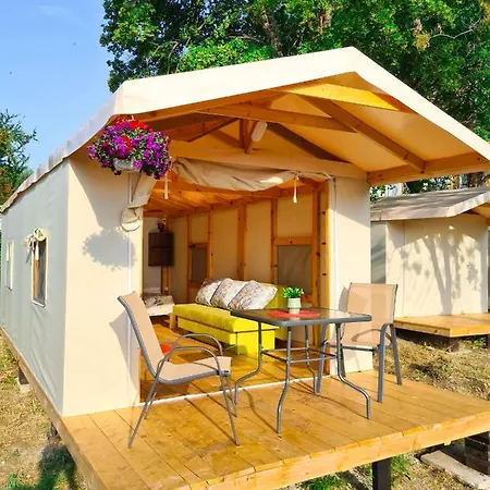Divoto Glamping ラグジュアリーテント