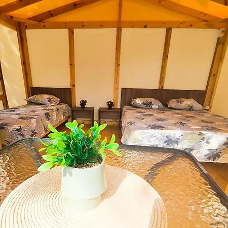 ラグジュアリーテント Divoto Glamping