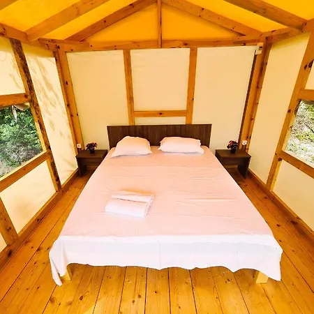 Divoto Glamping *